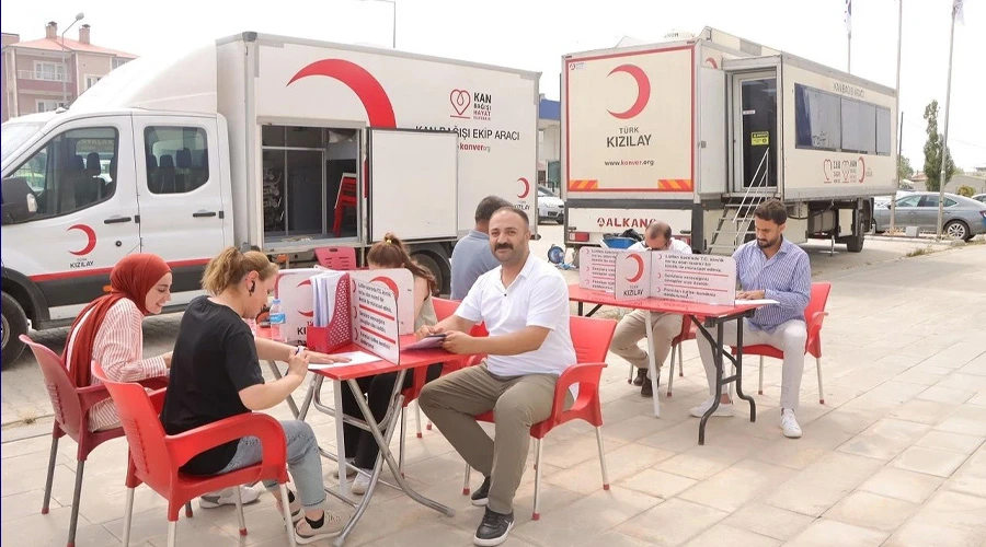 VEDAŞ Çalışanları Sıcak Havaya Rağmen Kan Bağışıyla Destek Oldu