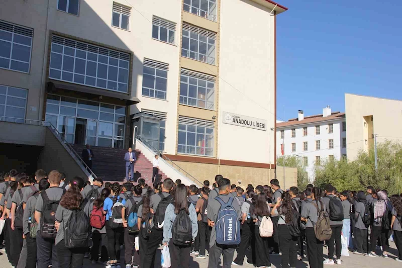 Gün, Iğdır Anadolu Lisesi’ni ziyaret etti
