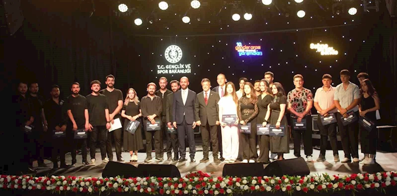 Yarışmacılar performanslarıyla hayran bıraktı
