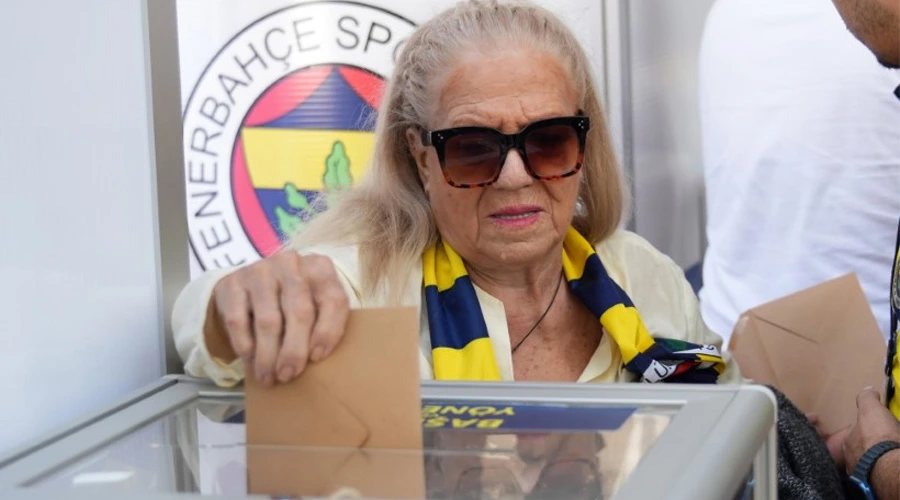Fenerbahçe’de oy kullanma işlemi başladı