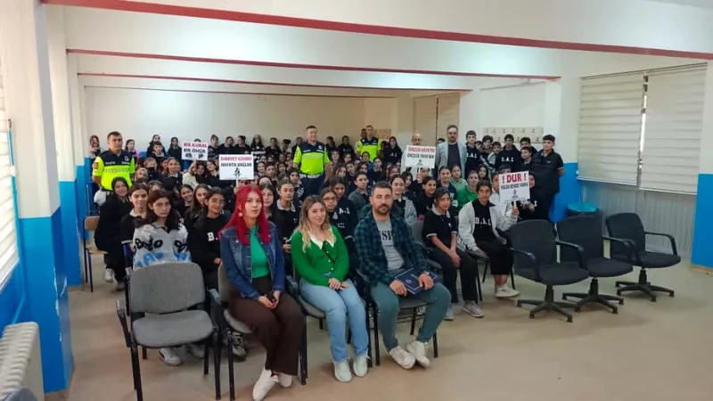 Bulanık İlçe Jandarma Komutanlığından öğrencilere trafik eğitimi
