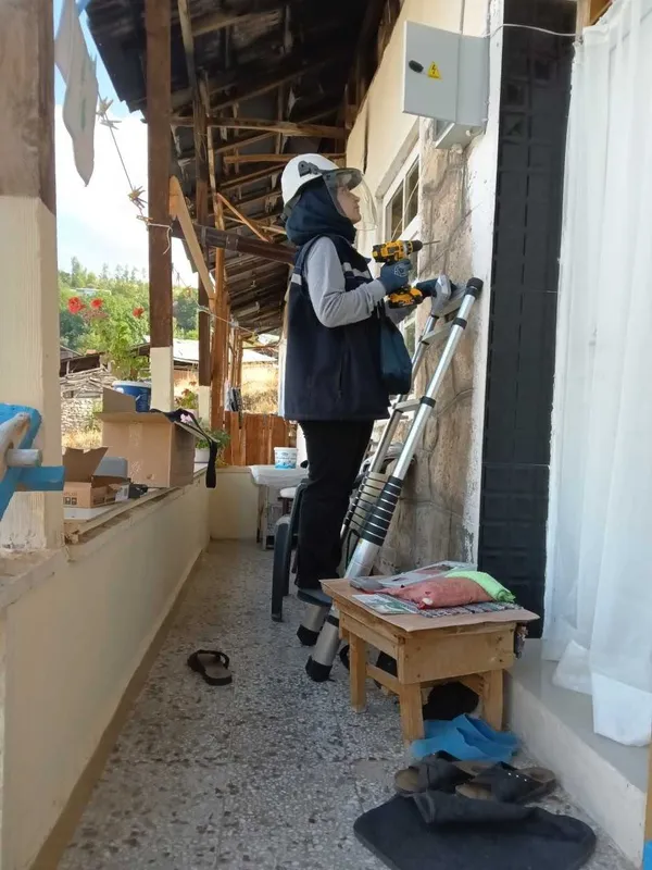 Aras EDAŞ kadın saha ekibiyle güçleniyor: Sayaç değişimlerinde kadın eli
