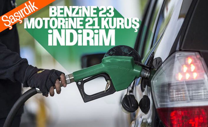 Benzin ve motorine gece yarısından itibaren indirim yapıldı