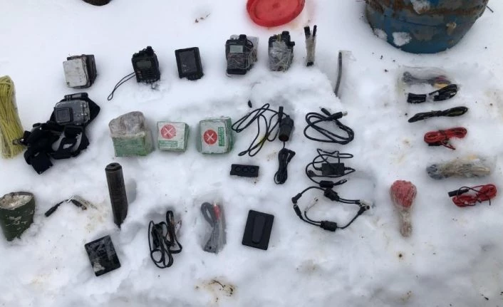 Bitlis’te 200 elektrikli fünye ve 3 telsiz bağlantılı düzenek ele geçirildi