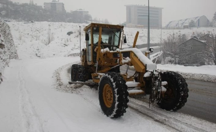 Bitlis’te 34 köy yolu ulaşıma kapandı