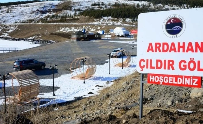 Çıldır Gölü Kenarında başlatılan rekreasyon projesi çalışması tamamlandı