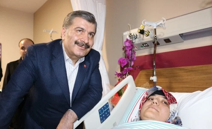 Depremin sembol ismi Azize Çelik: "O ikisini delikten gördüm"