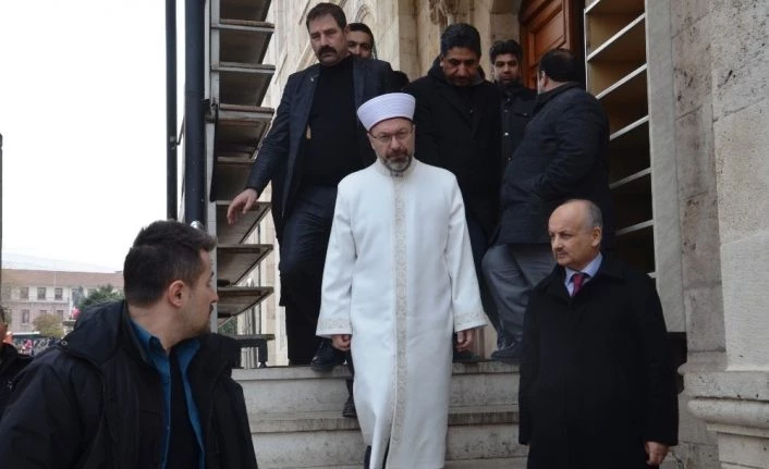 Diyanet İşleri Başkanı Erbaş, Malatya’da hasar gören camiyi inceledi