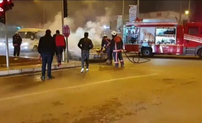 Elazığ’da araç yangını