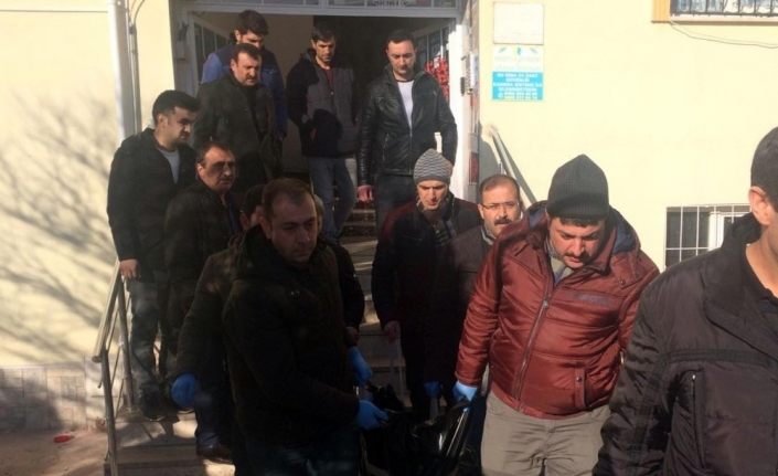 Elazığ’da bir kişi, üvey ağabeyini öldürdü