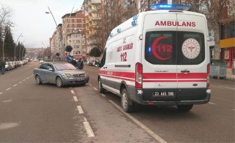 Elazığ’da motosiklet ile otomobil çarpıştı:1 yaralı