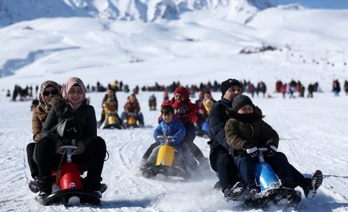 Erciyes hafta sonu 53 kentten 90 bin kişiyi ağırladı