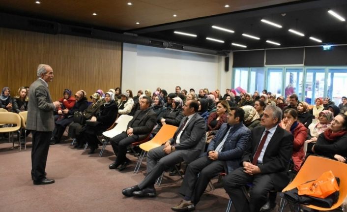 Erzincan’da "Ailem ve Ben" konulu konferans düzenlendi