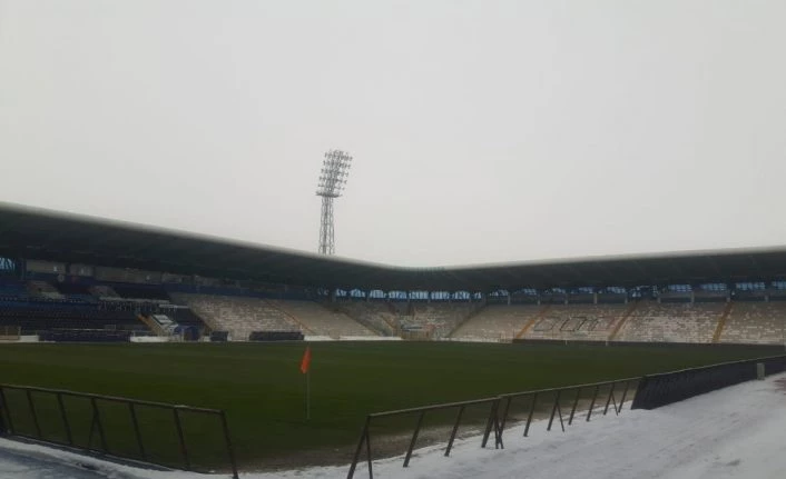 Erzurum Gençlik ve Spor İl Müdürü Taşkesenligil: “Sahamız 15 Ocak’ta oynanacak olan Erzurumspor-Beşiktaş maçı için hazır”