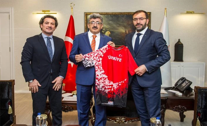 Gençlik spor müdürü Atletizm Federasyon Başkanı ve Çatak Belediye Başkanından Vali Bilmez’e ziyaret