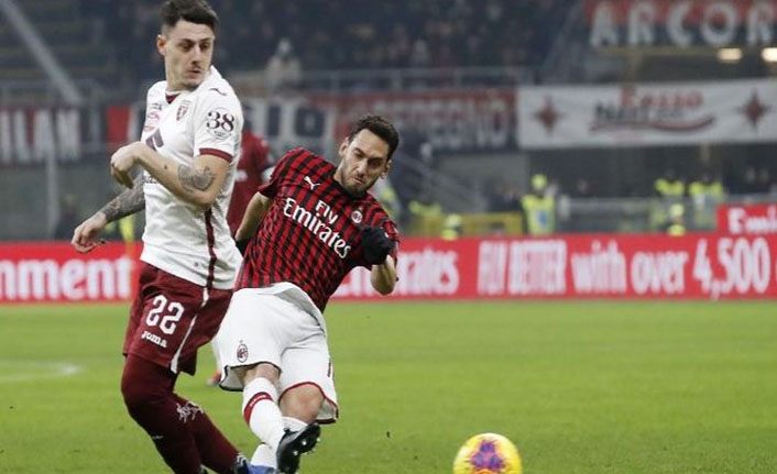 Hakan Çalhanoğlu, kupada Milan'ı yarı finale taşıdı