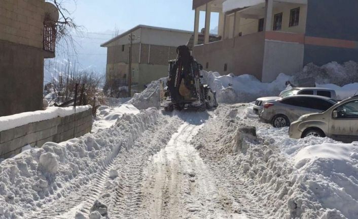 Hakkari Belediyesi kar mesaisinde