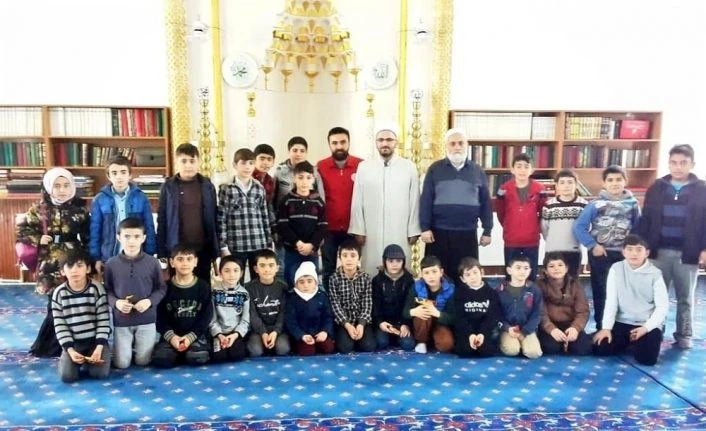 Haydi çocuklar camiye