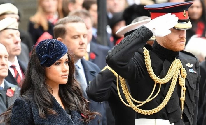 İngiltere'de Prens Harry ve eşi Kraliyet ailesi üst düzey üyeliğini bırakıyor