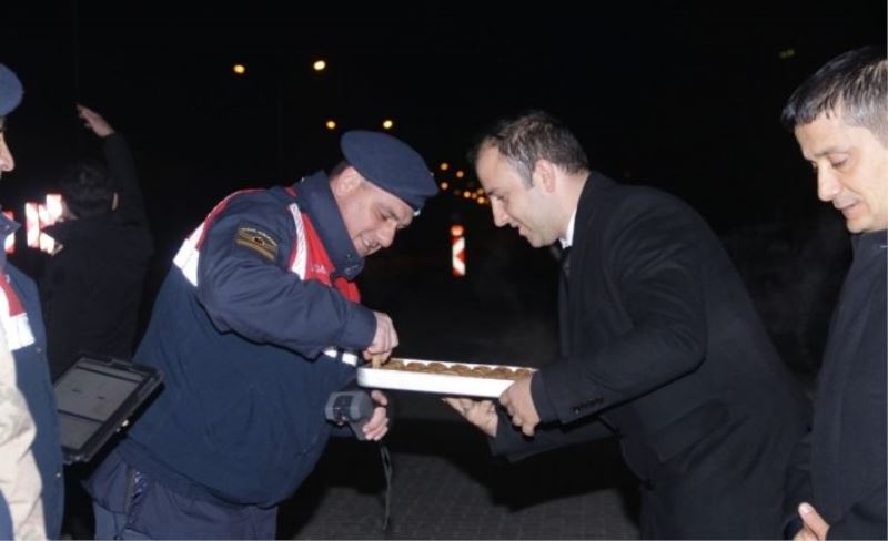 Erciş Kaymakamı Mehmetbeyoğlu’ndan güvenlik güçlerine yeni yıl ziyareti