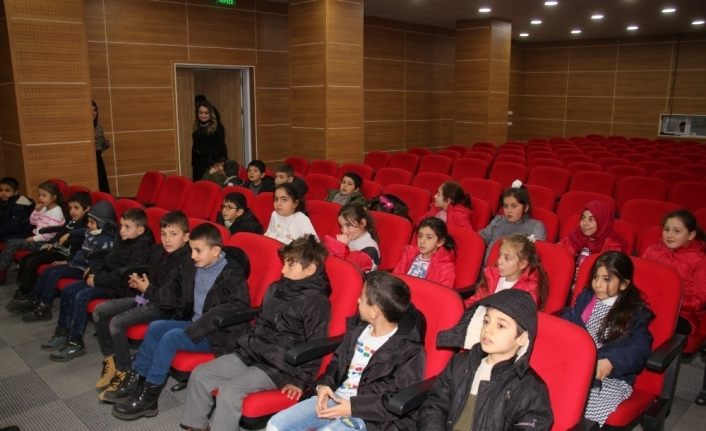 Köy çocukları sinema ile tanıştılar