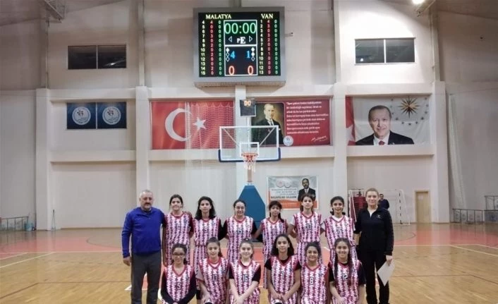 Malatya kız ve erkek takımı yarı finallere katılma hakkı elde etti