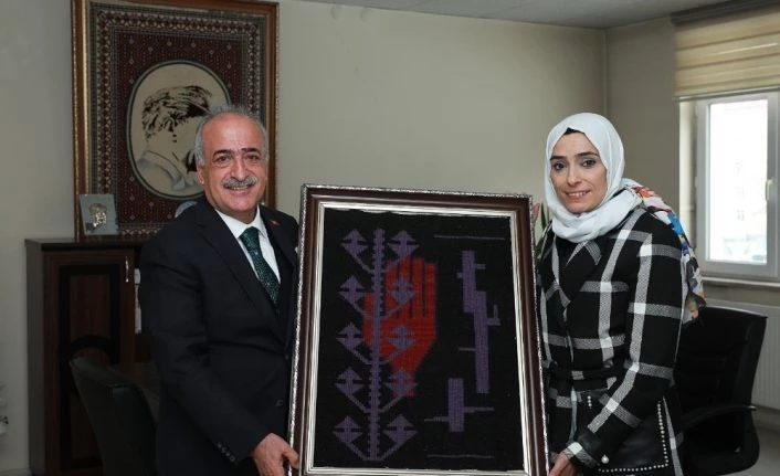 Milletvekili Taşkesenlioğlu, Halı Kilim ve El Sanatları Uygulama Merkezini ziyaret etti