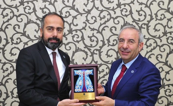 Prof. Dr Battal’dan Van YYÜ’ye ziyaret