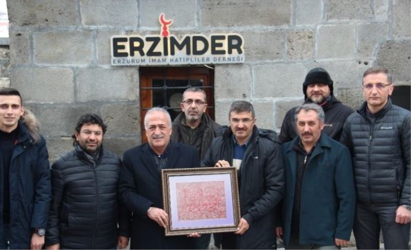 Rektör Çomaklı, Erzurum İmam Hatipler Derneğini ziyaret etti