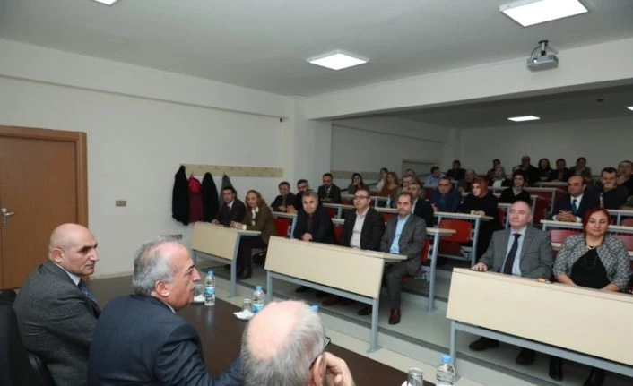 Rektör Çomaklı, İletişim Fakültesi akademisyenleri ile bir araya geldi