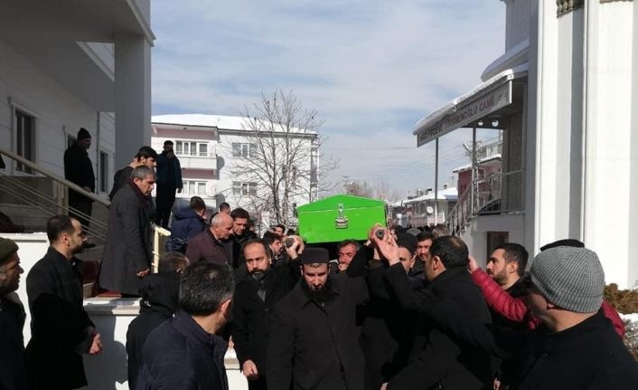 Van YYÜ Rektörü Şevli, Muhittin Saltık’ın cenaze törenine katıldı