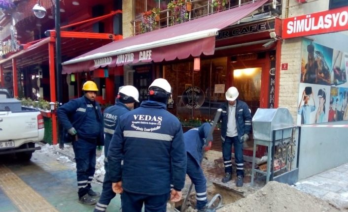 Şemsiyeli Sokağın enerji sorunu çözülüyor