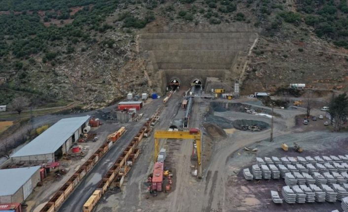 Türkiye’nin en uzun demir yolu tünelinde sona doğru