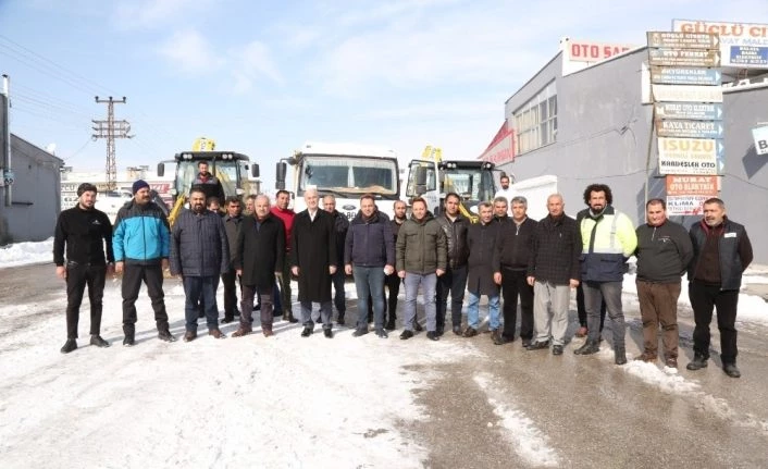 Tuşba Belediyesinden kar mesaisi