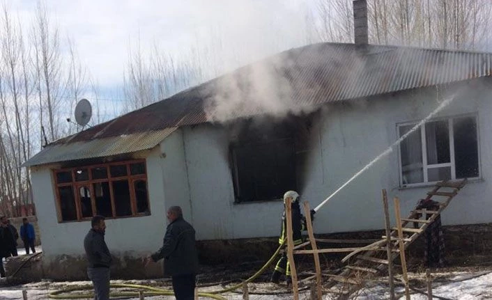 Van'dan acı haber! Ev yangınında 2 çocuk yanarak can verdi