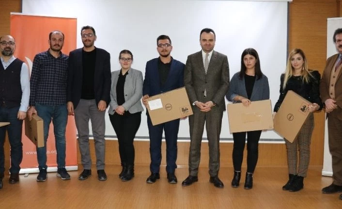 Van’da ‘Üniversiteliler Gözüyle Kalkınma Temalı Proje Yarışması ödül töreni