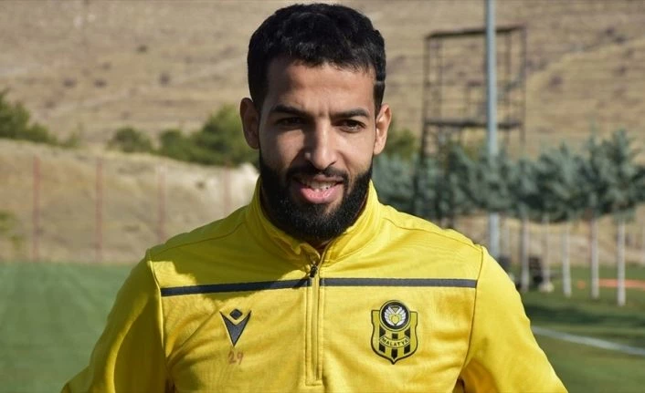 Yeni Malatyasporlu futbolcu Issam Chebake
