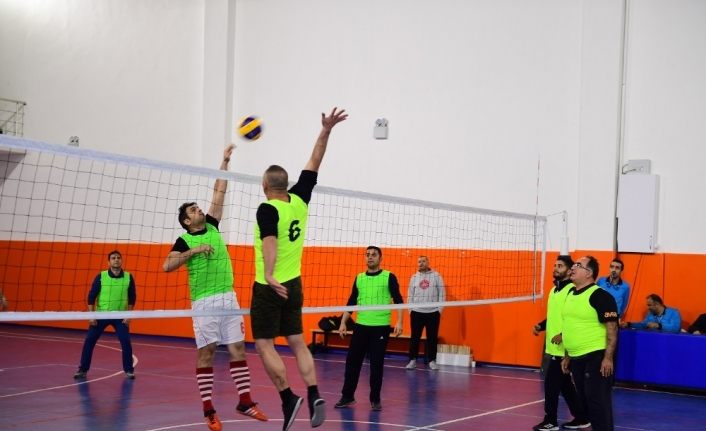 Yeşilyurt Belediyesi, ‘Birimler Arası Voleybol Turnuvası’ düzenledi