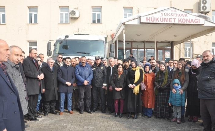 Yüksekova’dan deprem bölgesine yardım eli