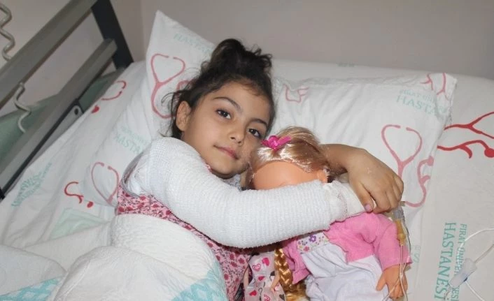 4 yaşındaki Hira Nur depremde sobayla devrilen sıcak su ile yandı