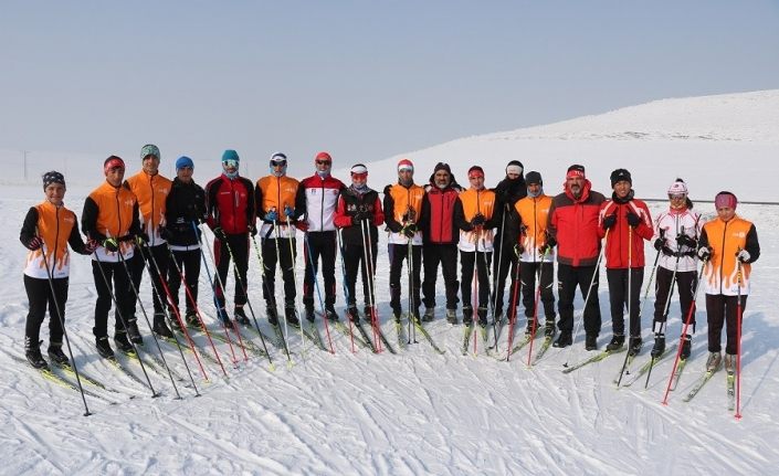 Ağrılı kayakçıların hedefi büyük