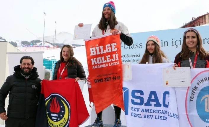 Altın madalya Ceren’in