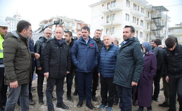 Bakan Kurum: “Bir yıl içerisinde projelerimizi tamamlayıp Elazığ’ımızı sıkıntıdan kurtaracağız”