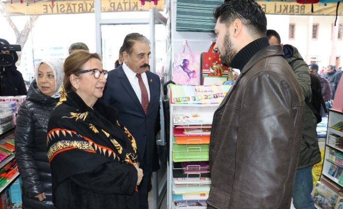 Bakan Pekcan, esnaflarla buluştu