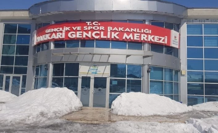 Başkale’deki depremzedeler için yardım kampanyası