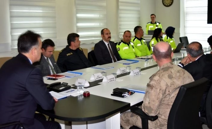 Bitlis’te ‘otobüs kazalarının önlenmesi’ konulu toplantı