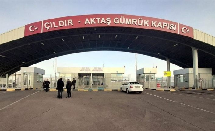 Çıldır Aktaş Sınır Kapısı geçişlere kapatıldı