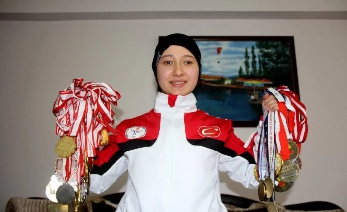 Engelleri yıkan Milli Kayakçı Kader’in dünya ikinciliğine uzanan başarı öyküsü