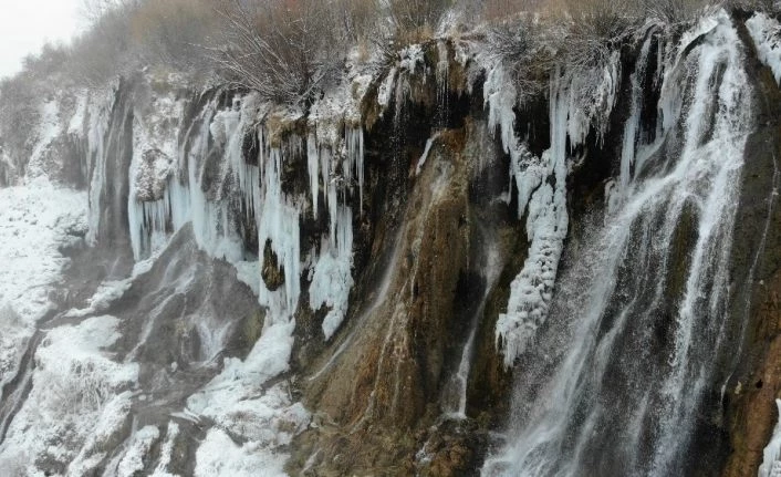 Erzincan’da kar yerini Sibirya soğuklarına bıraktı