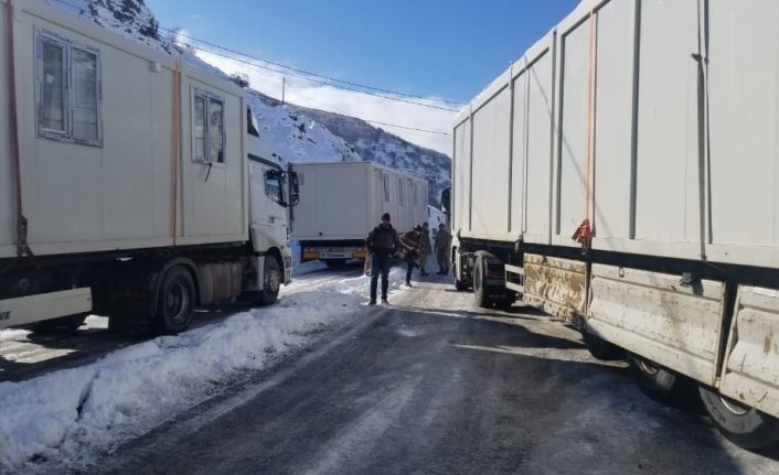 Erzincan’dan depremzedelere 99 adet yaşam konteyneri gönderildi